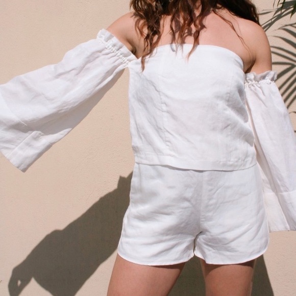 SIR the label off shoulder top in soft linen - Picture 2 of 6